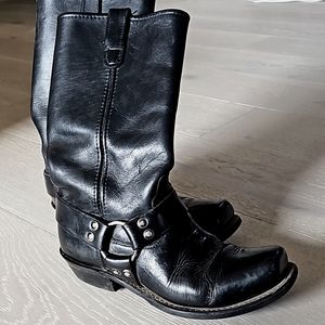 Look like Harley Davidson boots